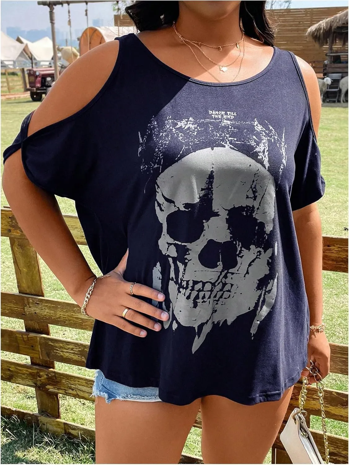 SOLY HUX Women's Plus Size Graphic Tees Skull Print Cold Shoulder Short Sleeve Summer T Shirt Tops
